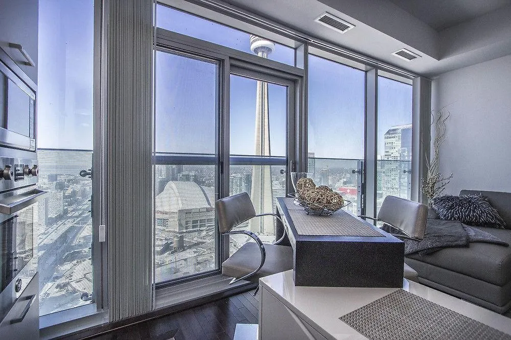 **** Hotel Atlantis Furnished Suites - York Street Toronto Canada