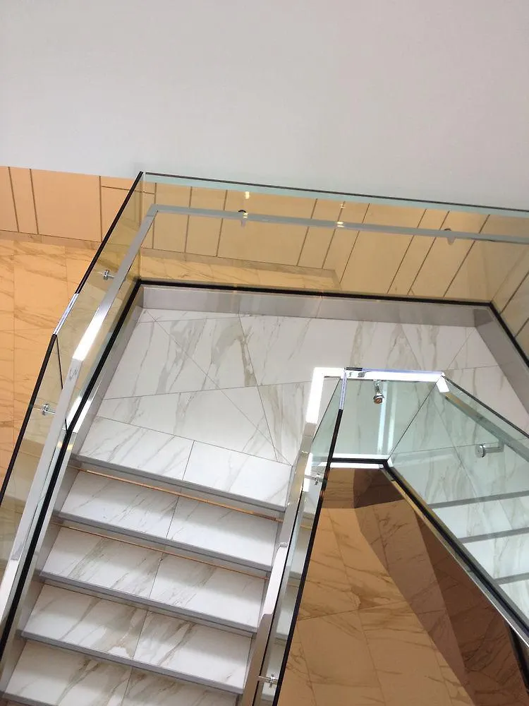 Hotel Atlantis Furnished Suites - York Street Toronto