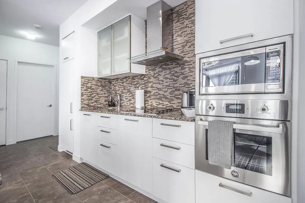 Atlantis Furnished Suites - York Street Toronto Hotel