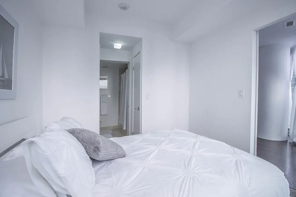 Atlantis Furnished Suites - York Street Toronto Hotel