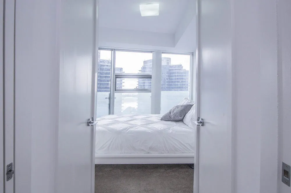 Atlantis Furnished Suites - York Street Toronto