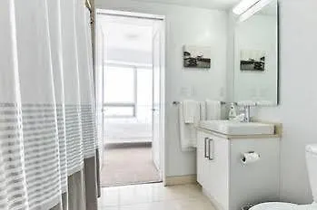 **** Hotel Atlantis Furnished Suites - York Street Toronto Canada