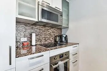 Atlantis Furnished Suites - York Street Toronto 4*,