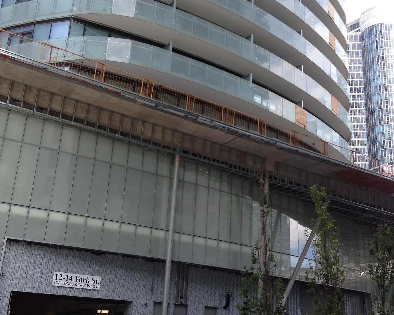 Hotel Atlantis Furnished Suites - York Street Toronto