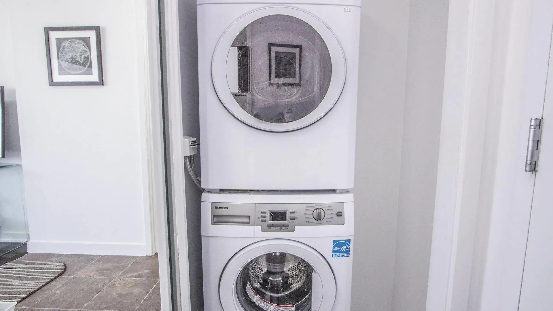 Atlantis Furnished Suites - York Street Toronto